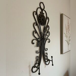 Vintage Victorian Scroll Style Black/Dark Green Metal Decorative Wall Easel